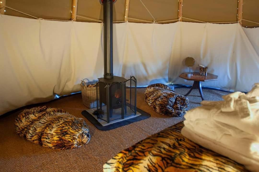 Burtree House & Retreats Tipi With Secluded Hot Tub Hotell Thirkleby Eksteriør bilde