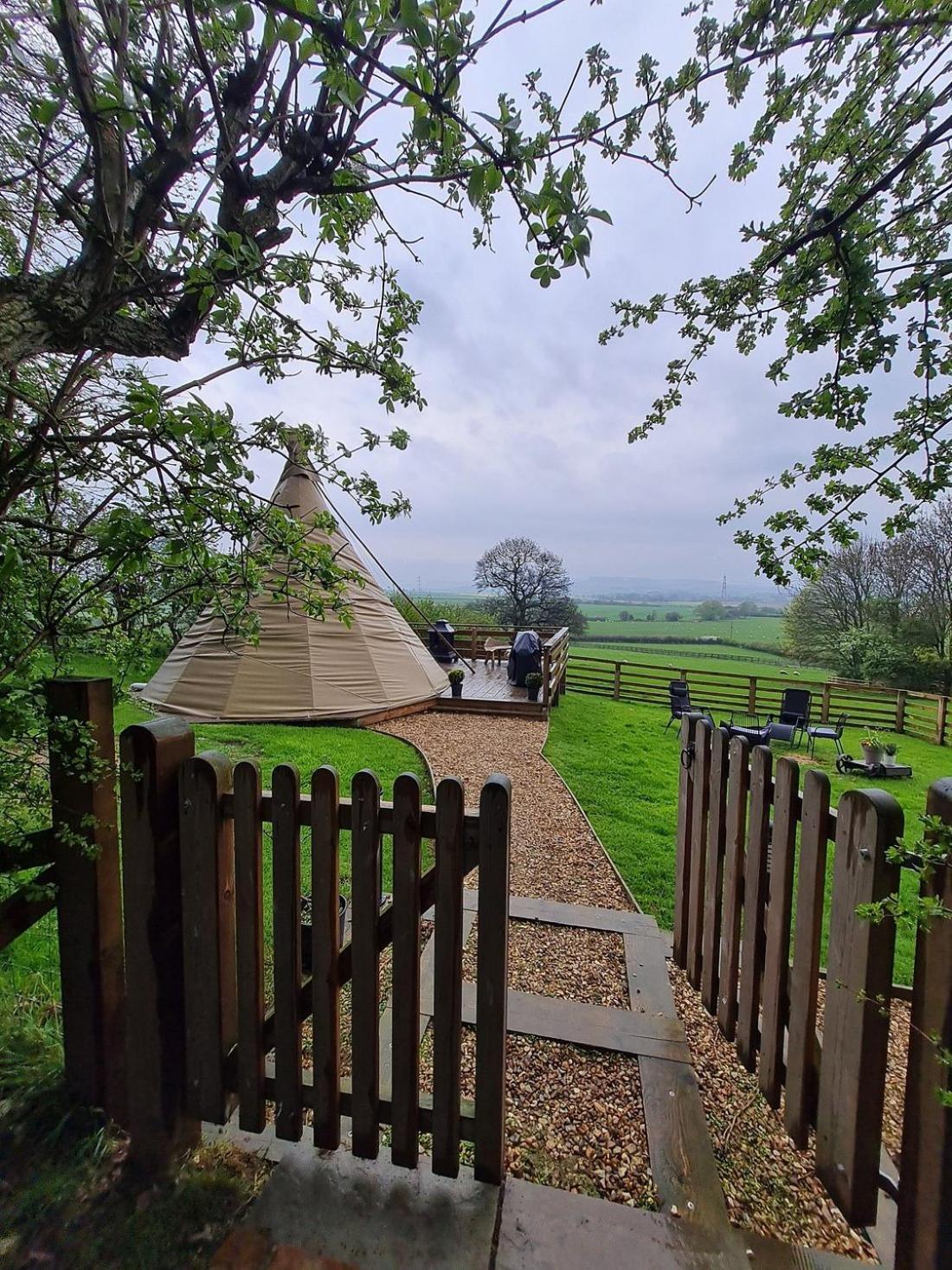Burtree House & Retreats Tipi With Secluded Hot Tub Hotell Thirkleby Eksteriør bilde