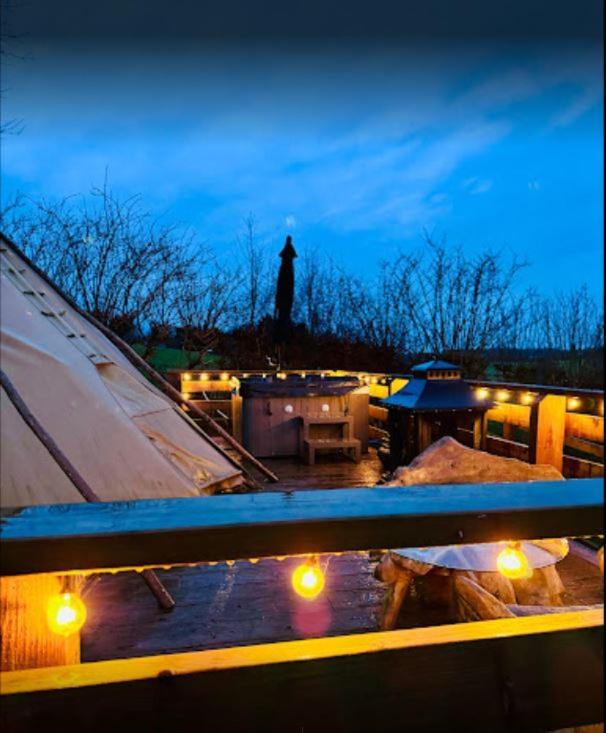 Burtree House & Retreats Tipi With Secluded Hot Tub Hotell Thirkleby Eksteriør bilde