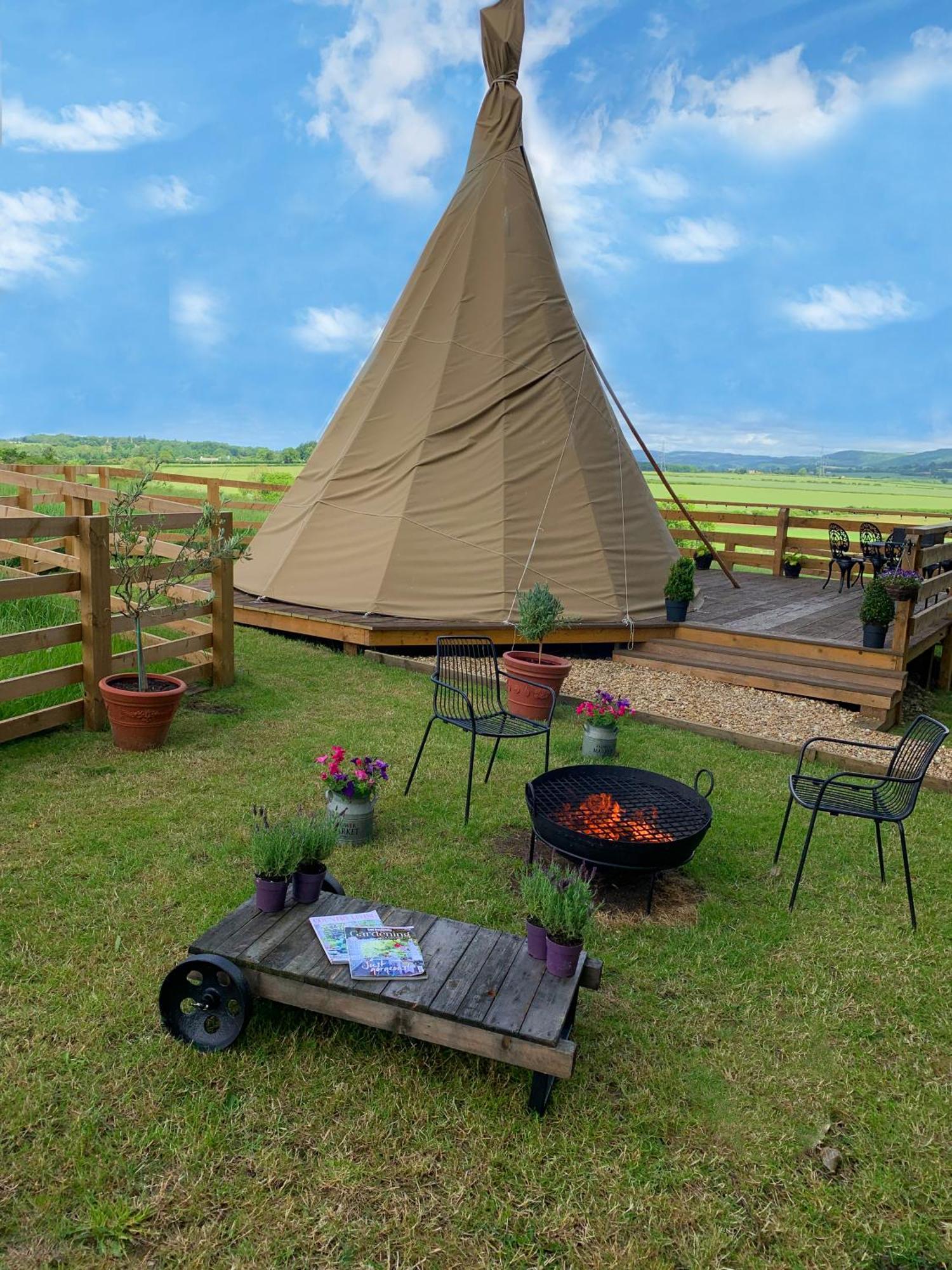 Burtree House & Retreats Tipi With Secluded Hot Tub Hotell Thirkleby Eksteriør bilde